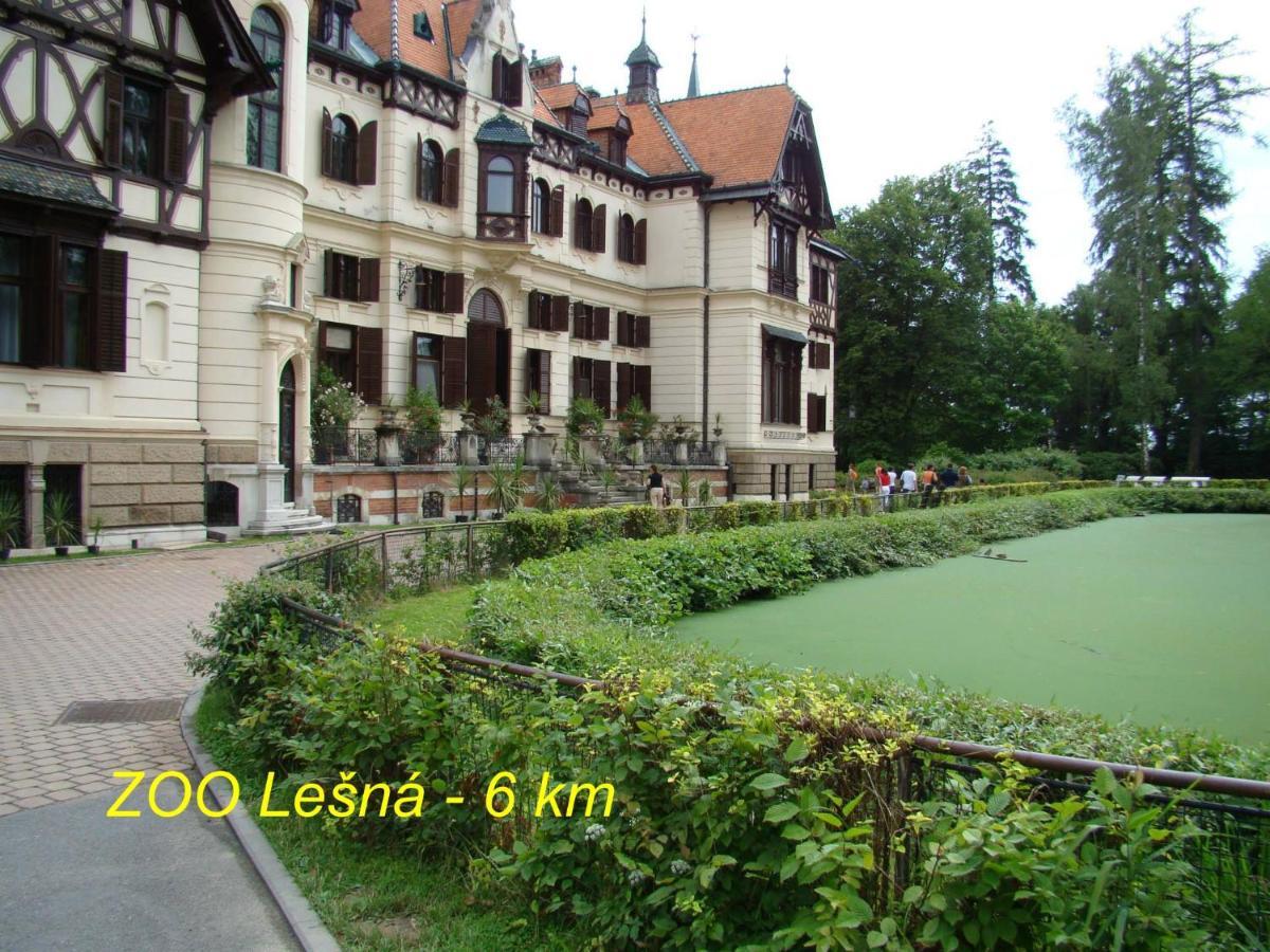 Retro Vila Guest House Slušovice Exterior foto